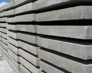 Płyty drogowe 300cm/150cm/18cm <p>Największe betonowe płyty drogowe w ofercie FPHU Zdrojewski to materiał idealny dla wielkopowierzchniowych inwestycji.</p>